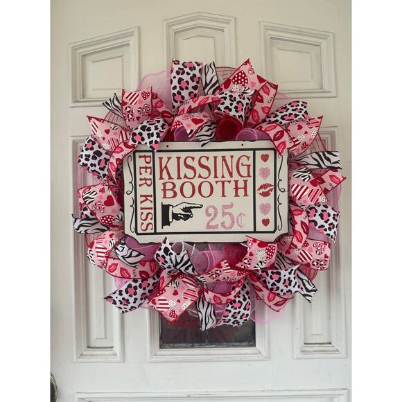 Leopard Valentines Day Mesh Ribbon Wreath, Kissing Booth Sign, Front Door Hanger - Picture 1 of 7